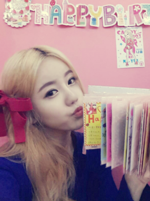 BcUIaXzCEAAuzf-.png:large