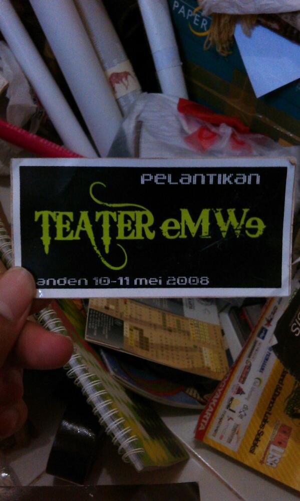6cMudaWijaya's tweet photo. #Arsip6c | Stiker Teater Emwe tahun 2008 http://t.co/X1g3cZpcZx