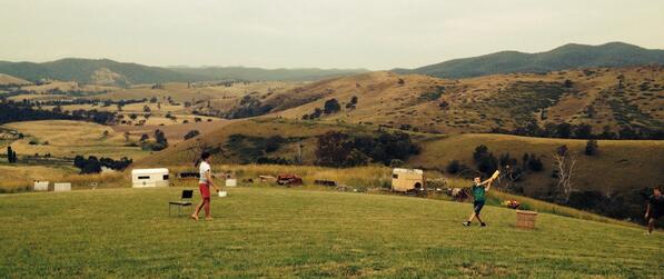 SophieMolineux1's tweet photo. Having a hit on the hills of Buchan. @CricketAus http://t.co/nWUr6QqjtC