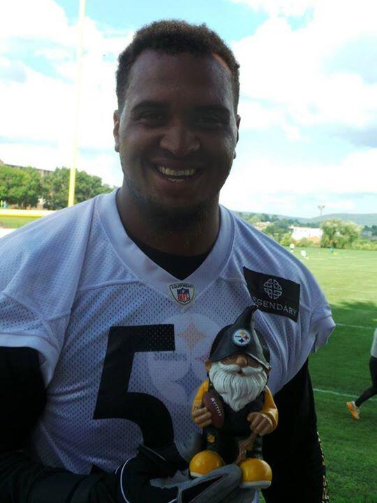 JTSGNOME's tweet photo. @BestSteelerPics @steelers @JTSGNOME with @MaurkicePouncey at camp many more pics of the GNOME EVERYWHERE ON #FB http://t.co/nLhnYJA4i2