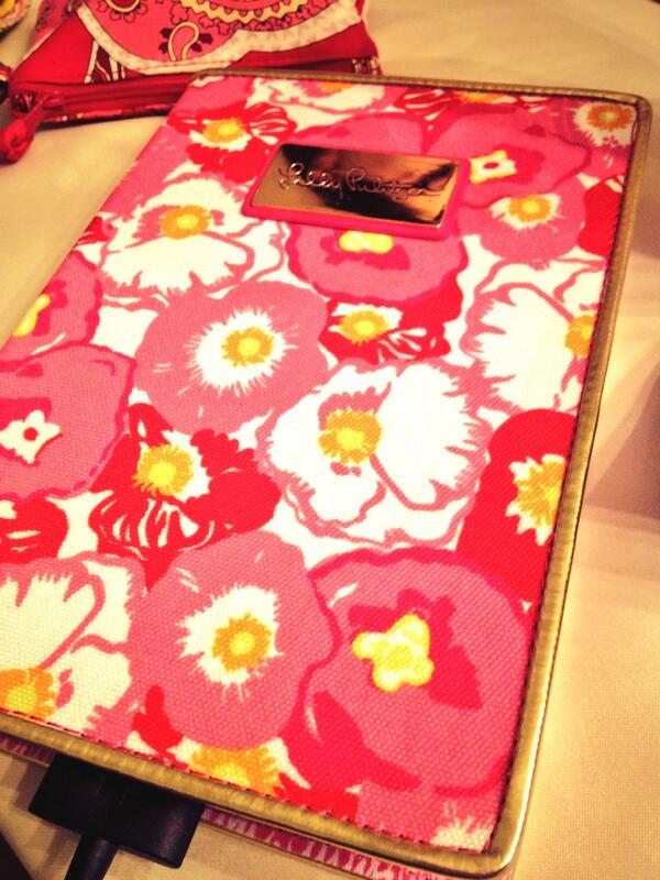 LeeAnnReid's tweet image. OMG thank you Santa for books on books and Lilly 😍 #NOOKhd #lillypullitzer