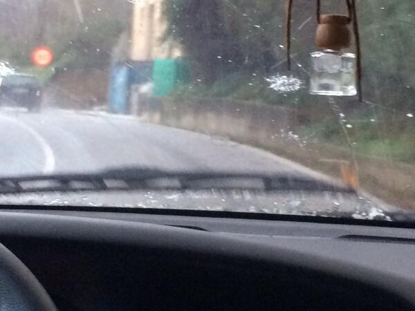 aitorluja's tweet photo. De camino al zul granizandooo @brunobalma @GorkaSolaun @JosuUrkizu89 http://t.co/KpOXAtdmNO