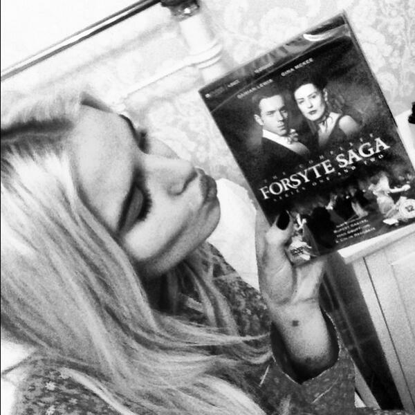 helenflanagan1's tweet photo. @lewis_damian this made my Christmas my mum got me love forsythe saga #yessolmes #sickactor 😍❤ http://t.co/EHT6V5OFb6