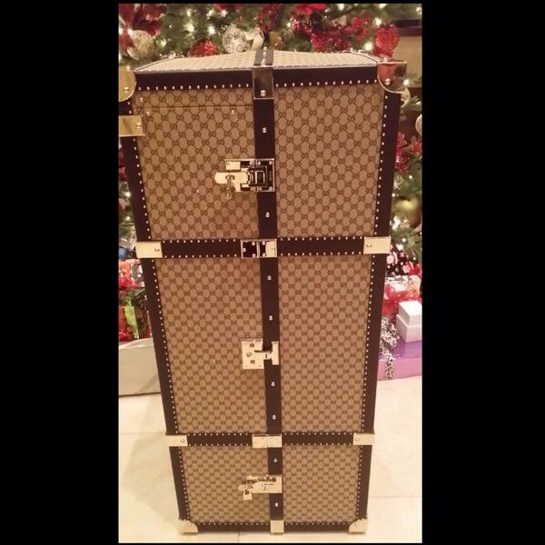 BigBoyMansion's tweet photo. Portable Gucci trunk closet $45,000  Always travel in style. #GUCCI http://t.co/MxkvIP280l