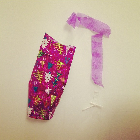 korine_priv's tweet photo. Christmas wall decor by lefty http://t.co/TjlOFqiGu0