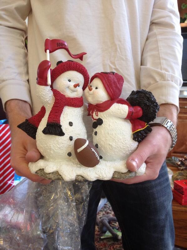 SaharaRose87's tweet image. How cute!!! #snowmancollection #gamecocksnowmen