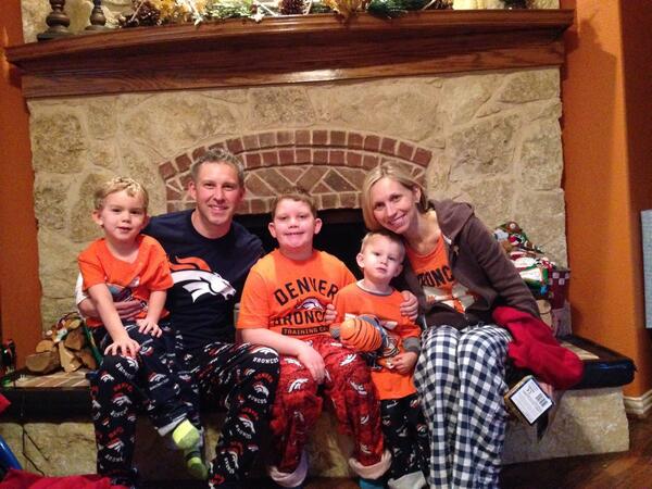 SJones3Ci's tweet photo. @ESPNNFL #nflchristmas #Broncos http://t.co/5HEuf3fqyK