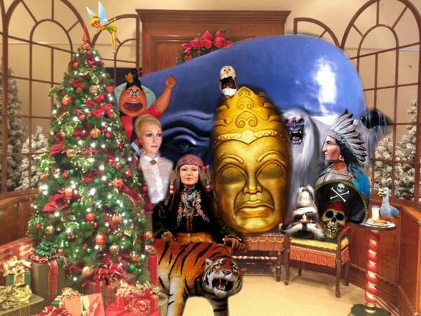 MsMainStFortune's tweet photo. Happy Holidays from mi #DLRAA familia to yours! @MainStrtIndian @MainStTilly @JCBengalTiger @HaroldSnowman http://t.co/w8Te8WwbLZ