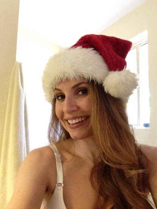 Merry Christmas! Love you all! 🎁🎄🎅 http://t.co/Gvd5i1hlHo