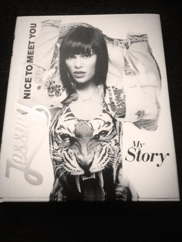 x_clp's tweet photo. Got my @JessieJ 's book omg!!!!!!!!! Xxxx http://t.co/ivuFu5IJMw