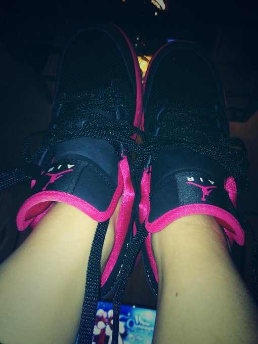 I think I'm gonna rock these all day today #jays #Jordans #shoes #Christmas #shoelover #obcessed http://t<a href="/tag/jays"class="tags">#jays</a><a href="/tag/shoes"class="tags"><span>#shoes</span></a><a href="/tag/christmas"class="tags"><span>#christmas</span></a><a href="/tag/jordans"class="tags"><span>#jordans</span></a><a href="/tag/shoelover"class="tags"><span>#shoelover</span></a><a href="/tag/obcess"class="tags"><span>#obcess</span></a>
