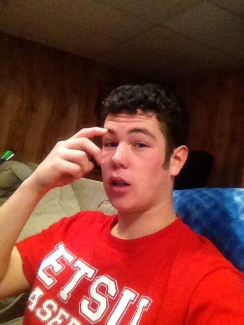 NobodyIsHome000's tweet photo. Christmas deuces ✌ http://t.co/nxzRf0F6nf