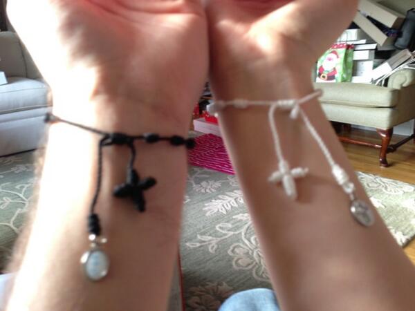 TianiSara's tweet photo. Merry Christmas Tim! Loving our new bracelets @TimTebow @ShareFHL http://t.co/Ve1EU7JfZk