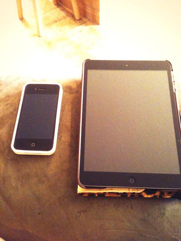 DankWhit's tweet photo. Oh hi new iThings😍🙈💕 #jdjvdondrkpta http://t.co/NuJePu9sM1