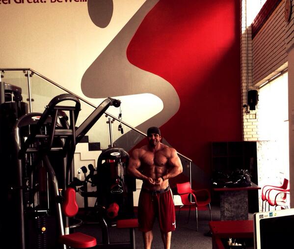 heman_pgb's tweet photo. 114 kg aún lejos de lo quiero http://t.co/2f8orn7j6P