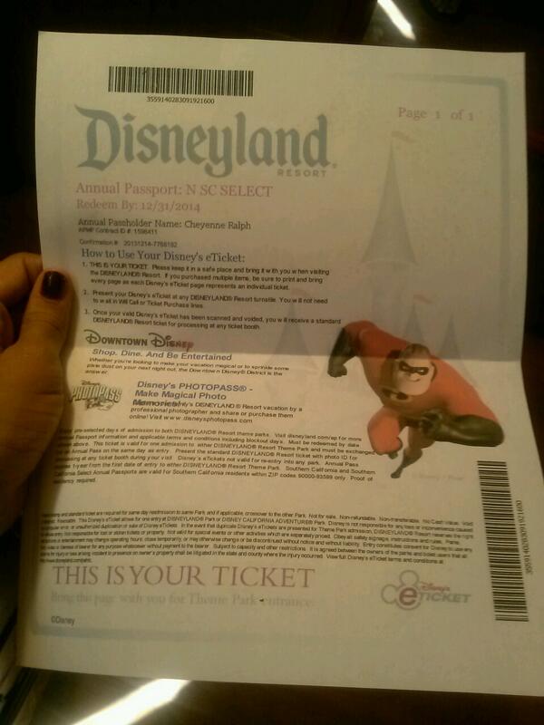 My 2014 just got happier! I cannot believe this its a Christmas miracle! <333 #DisneylandPass