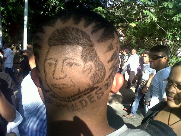 Johnnygeemix's tweet photo. @El_Pilon @EmisorAtlantico aquí es donde me da rabia ser medio calvo. http://t.co/QO0yj1aBwK