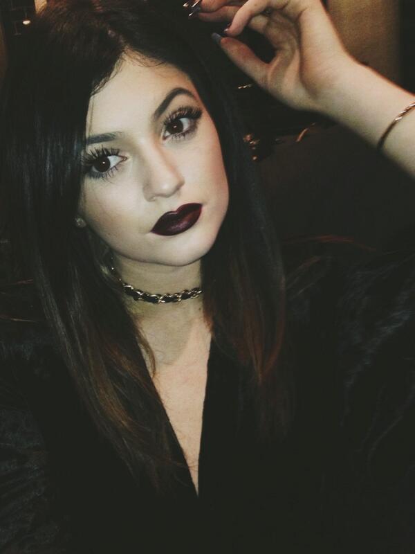 KylieJenner's tweet photo. Merry Christmas Twit World http://t.co/7KpUPBOY2t