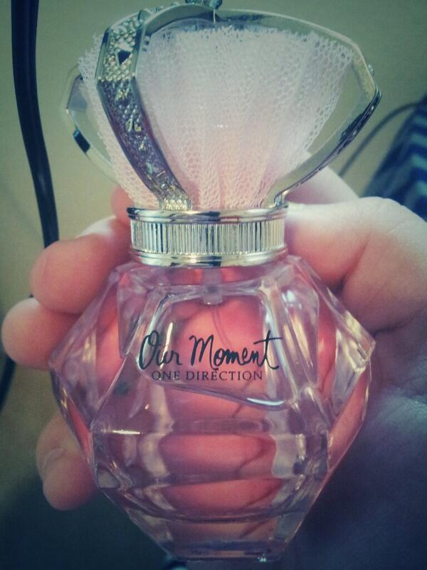 DirectionarQout's tweet image. I FINALLY GOT IT IM SOO FUCKING HAPPY I LOVE THE AUNT OMFG OMFG I LOVE YOU I FUCKING LOVE YOU!!