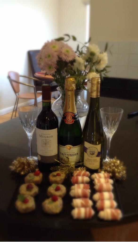 Matt8604's tweet photo. Just before Christmas lunch http://t.co/XNDBKYKdDf