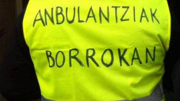 anb_borrokan's tweet photo. Concentración ante Parlamento Vasco jueves 26 diciembre a las 11:30 #AnbulantziakBorrokan http://t.co/n2sV9AO2uX