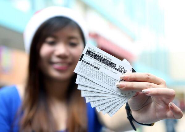 Buat kamu yg mengunjungi USS liburan Natal ini jgn lupa dptin $5 Kupon Belanja dgn pembelian tiket di loket!