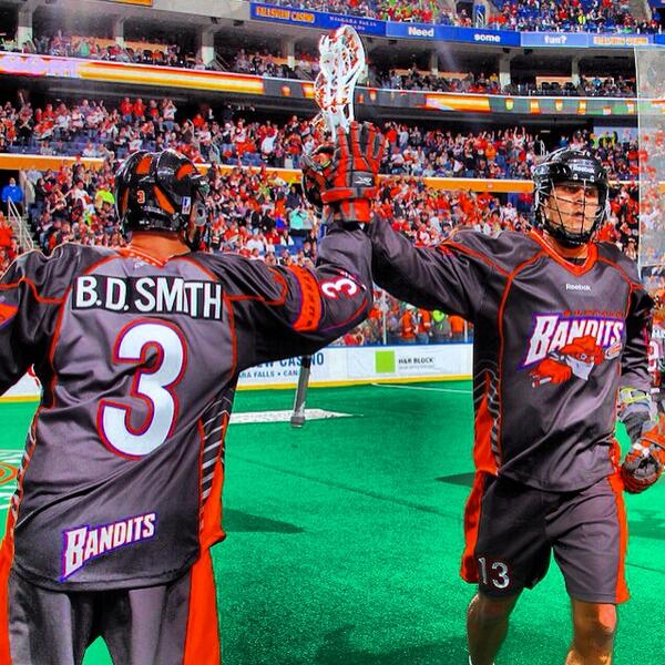 NLL's tweet photo. The 2014 #NLL season opens in THREE DAYS on Saturday night! #MerryLaxmas http://t.co/5ofPrLfNwa