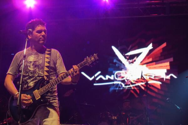 rio_arriba's tweet photo. @nancyguardia @Simon_Guardia @vanguardia @danieloguardia @ceciliaachaval HAY MAS ! http://t.co/4RARocPDLN