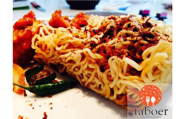 lauk_taboer's tweet photo. Another way to enjoy TABOER: Indomie goreng! Sounds yummy. http://t.co/IaUN9DPRuD