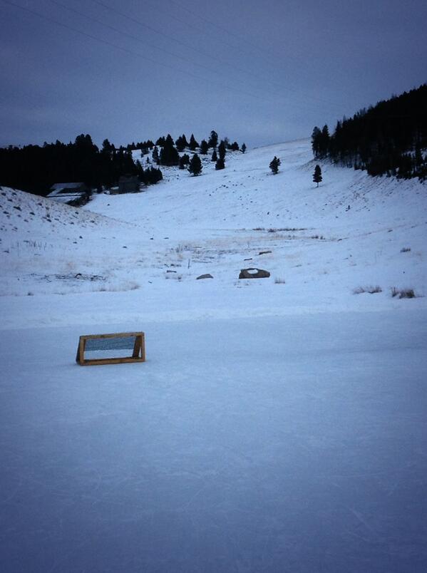 ChirpinB's tweet photo. A little pond hockey for today!❄️🎅 http://t.co/7mEKFWqC60