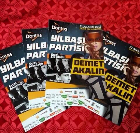 MERALBAYRAM's tweet photo. @DemetAkalin @DJSUATATESDAGLI 31 Aralık yılbaşı gecesi Grand Cevahir Otel'de...Biletler biletix'te... 🎉🎊🎉🎁🎄🎁 🎋🎉🎊🎈💝🎌🎉 http://t.co/eZGFoVnMBX