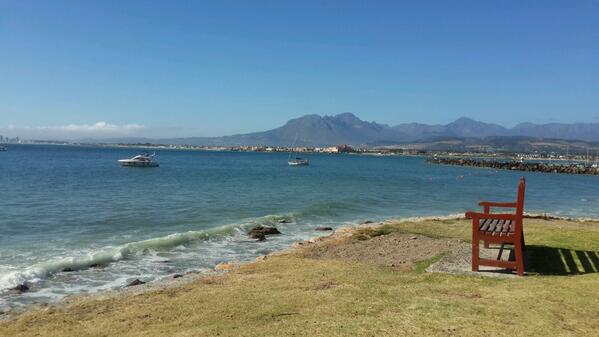 Naano55's tweet photo. Blue skies awesome weather gotta love the mother city #CapeTown http://t.co/w9FZ8JtFCk