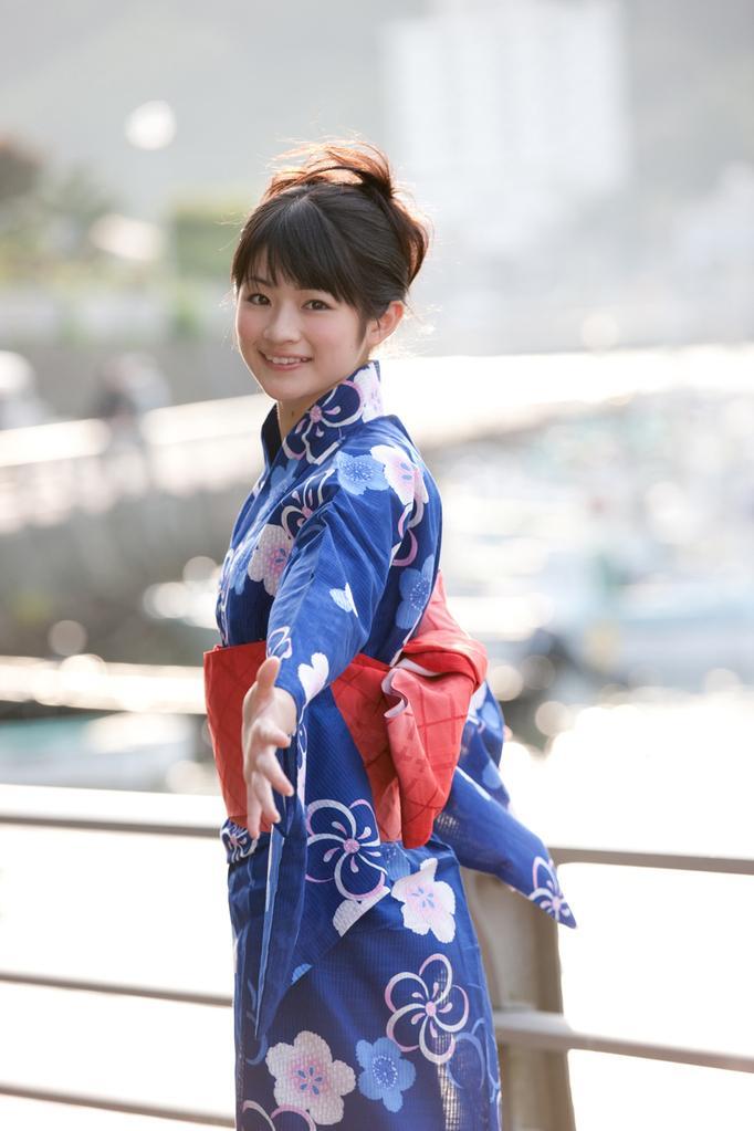 文学名言美女bot この子が綺麗なのは 心の中に薔薇を一輪持ってるからだ サン テグジュペリ 星の王子さま T Co Dova7xgvhc T Co Xv11j2hj6l