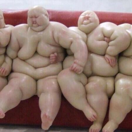 LetLuceUK's tweet image. ah. Christmas weight gain update from LetLuce. Can't get off sofa  #christmas #happynewyear #extraweight