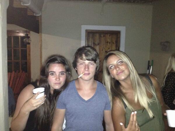 mariaanheyden's tweet photo. @Landiehlers94 @paulwillem01 Was n great aand saam julle. #coolkids #langaand #lekkeraand http://t.co/Jq5uFC8ojW