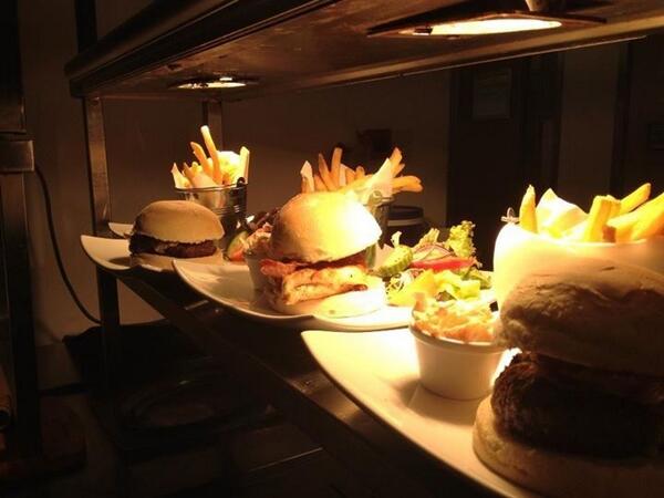 Sun Inn Lightcliffe tweet media