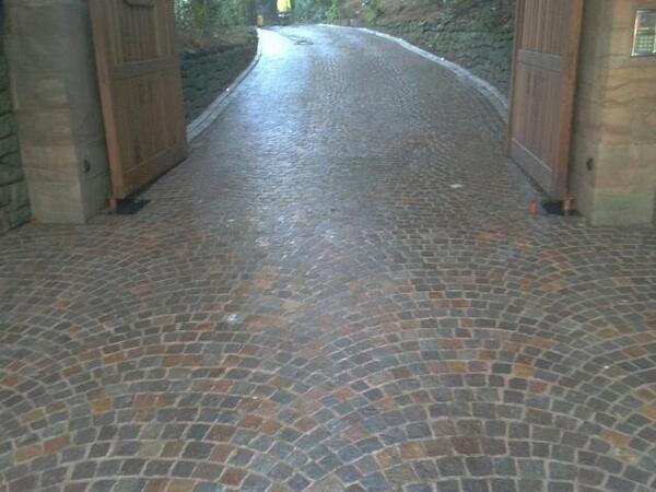 SBPaving's tweet photo. We are a block paving specialists for Driveways,Patios,Pathways,Lift and Relay,Garden Fencing,Decking T:07807735962 http://t.co/2lC5BPVCuN