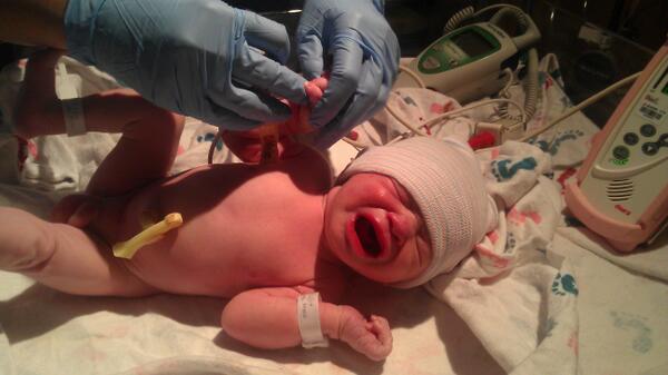 bongzilla1000's tweet photo. Look what I got today a lil boy #happy #dad #father #baby http://t.co/LngrwOYfAk