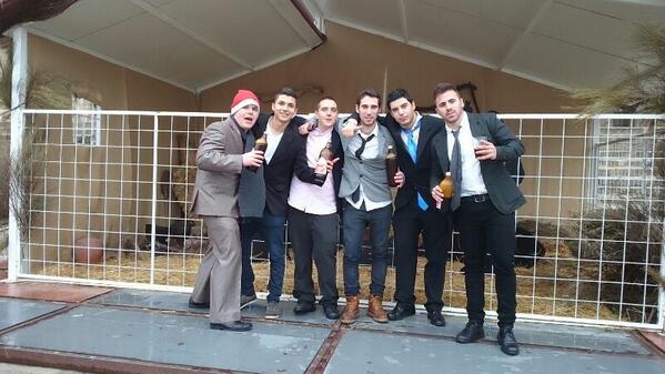 juanrayito26's tweet photo. De after en el portal de belen,nochevieja @DiegoJoseMuoz @Gabry_FG @ManuCP9  @manzano90 http://t.co/vPosxnTmTU