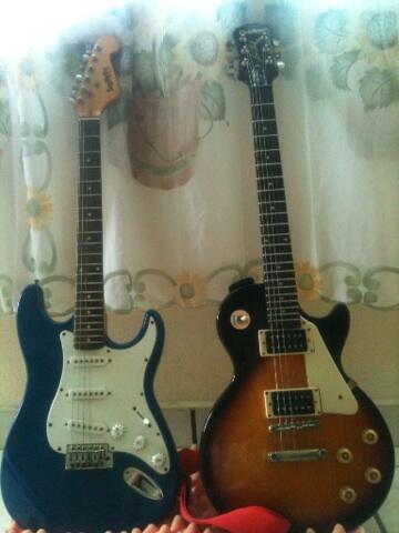 Erick__Sanchez's tweet image. Y por último, para cerrar con broche de oro, les presento a mis hermosuras :3 Ellas son #SmithFire&amp;amp;LesPaul ☺