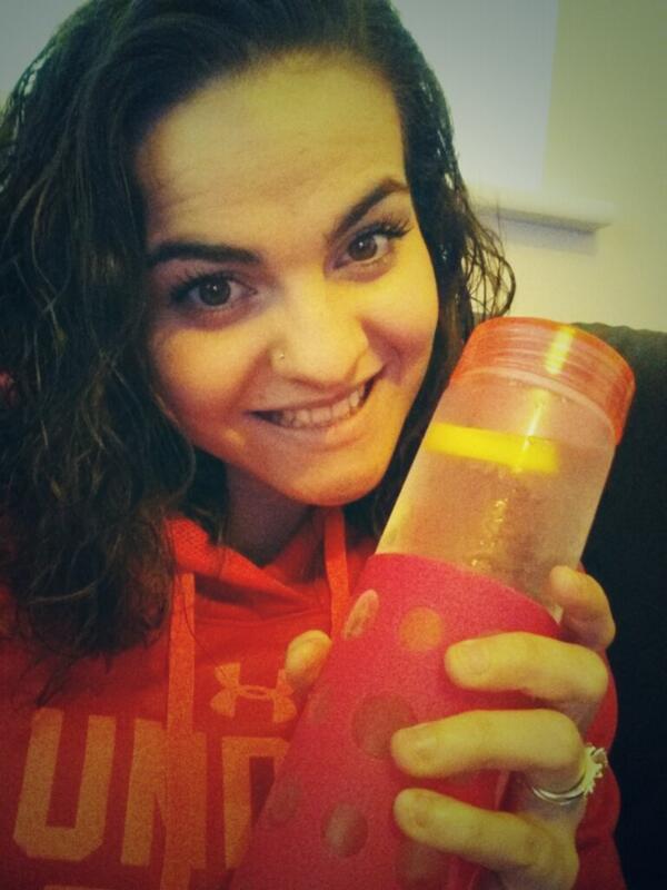 mHaze0513's tweet image. Surprise sickness! You're messing with the wrong girl! #Iwillnotbesick #notgoingdownwithoutafight #lemonwater #fitfam