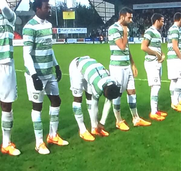 conlynnnnn's tweet photo. Orange boots were obviously on the Celtic Christmas list http://t.co/JyOscrDOLz