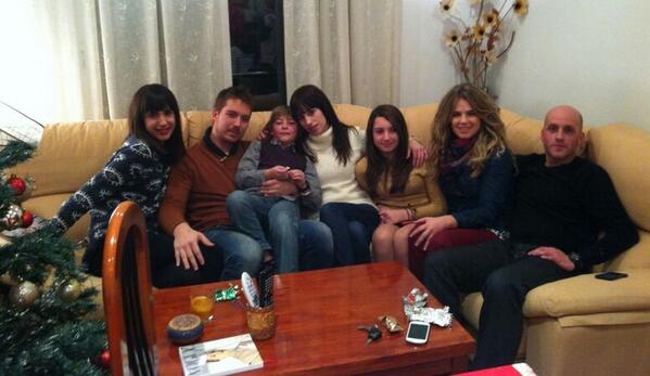SilviaMuela's tweet photo. Navidad en familia. #Primos #Muela #Felicidad @DjMuela @MarMelero @marite_1990 #Jose #Alba #Jorge http://t.co/nd1jpOYvF8