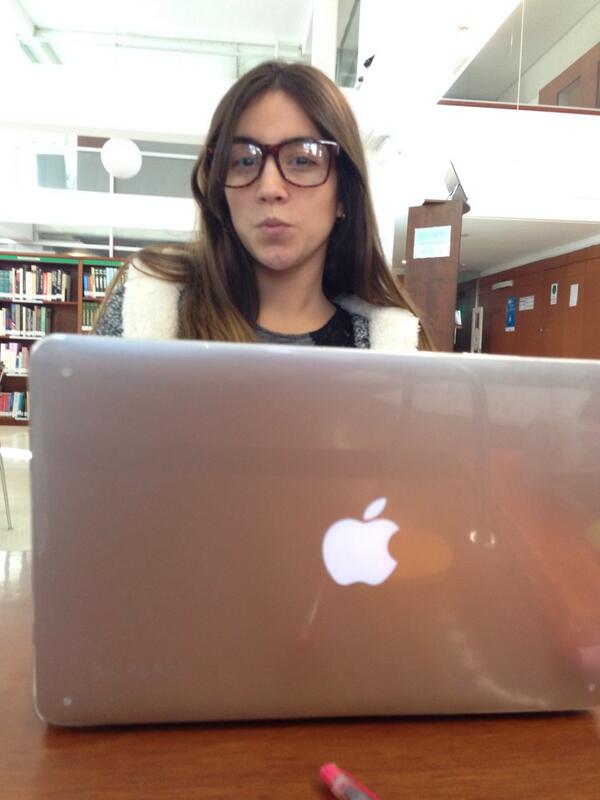 MacaMolinaOlea's tweet photo. Hola @AFFLELOU_OPTICO 👋👓 http://t.co/DKJBZwVYW2
