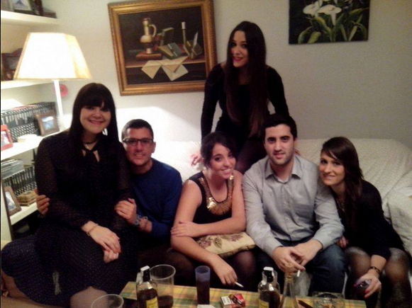 MartaUrrejola's tweet photo. #NocheBuena @MaryWorgen @JaviFerAgu @EstelaRomart @danipi93 #Elo :) http://t.co/OZI6gA1QpM