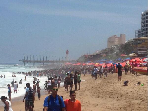 jacocoetsee11's tweet photo. Indian ocean on boxing day.. http://t.co/WGZF9TdbZt