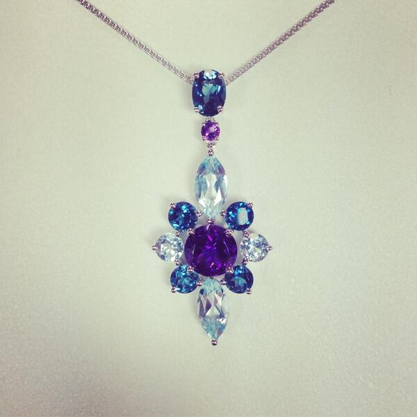 RussellandCase's tweet photo. 33% OFF SALE

18ctWG, 1.98ct Amethyst, 2.52ct London Blue Topaz and 3.17ct Sky Blue Topaz (SP7AC)

£975 - £653 http://t.co/HaVTQp2fWi