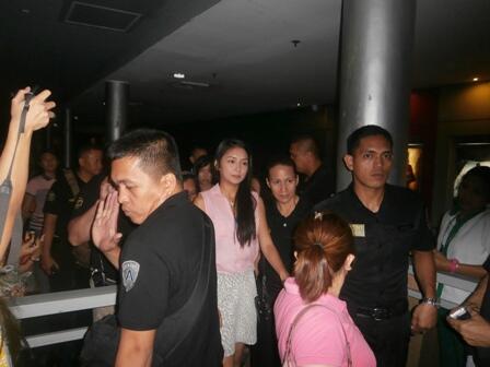 SolidKathNielPH's tweet image. “@theoscarbrad: The arrival of Kathryn Bernardo at KBB Buddies BS #PagpagNowShowing  pls follow @theoscarbrad http://t.co/ei7EfLoIpT”