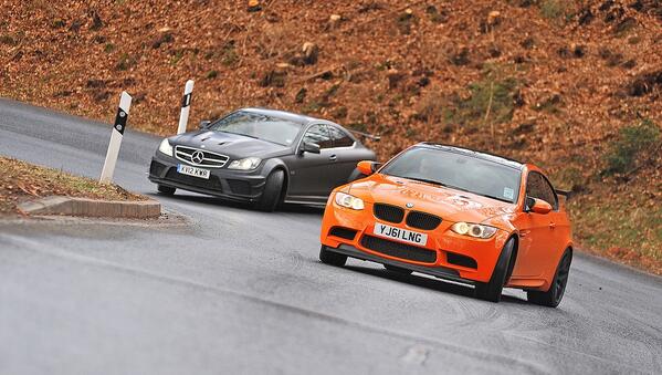 NovedadesMotor1's tweet photo. Buf buf buf BMW M3 GTS &amp; Mercedes-Benz C63 Black @BMWEspana @bmwordie @MBenzEspana @MercedesBenz http://t.co/95d9FxJBIb