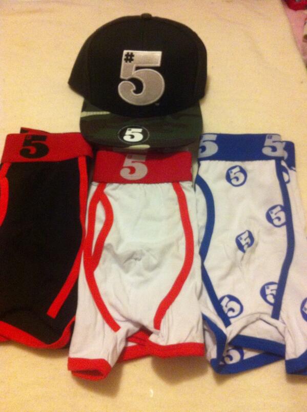 Best present this Christmas <a href="/rioferdy5/">Rio Ferdinand</a> #5snapback #5boxers #5  🎅!